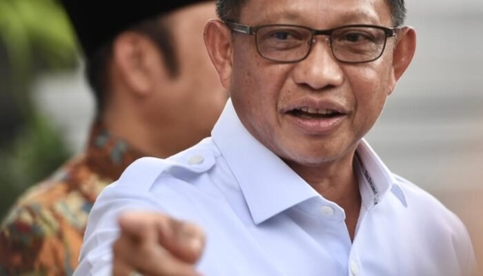 Mendagri Larang Kepala Daerah Keluar Negeri dan Daerah, Hingga Januari 2026